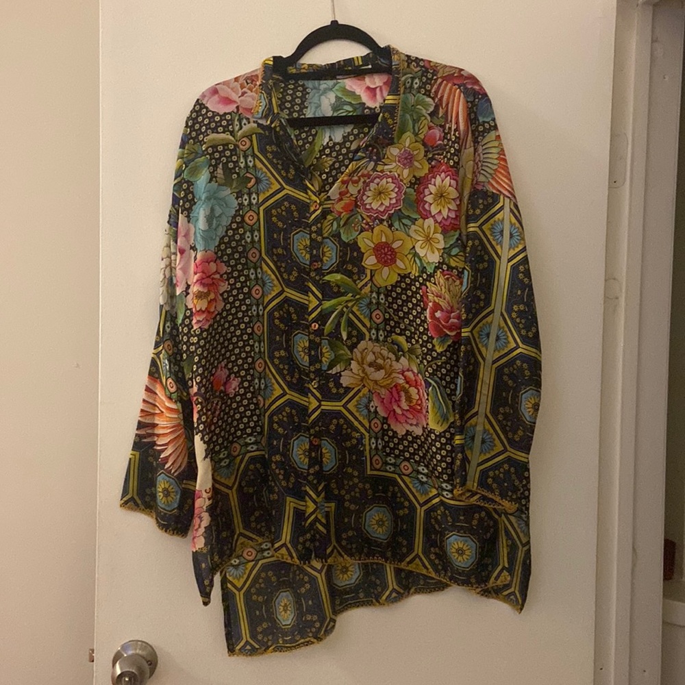 Johnny was silk blouse